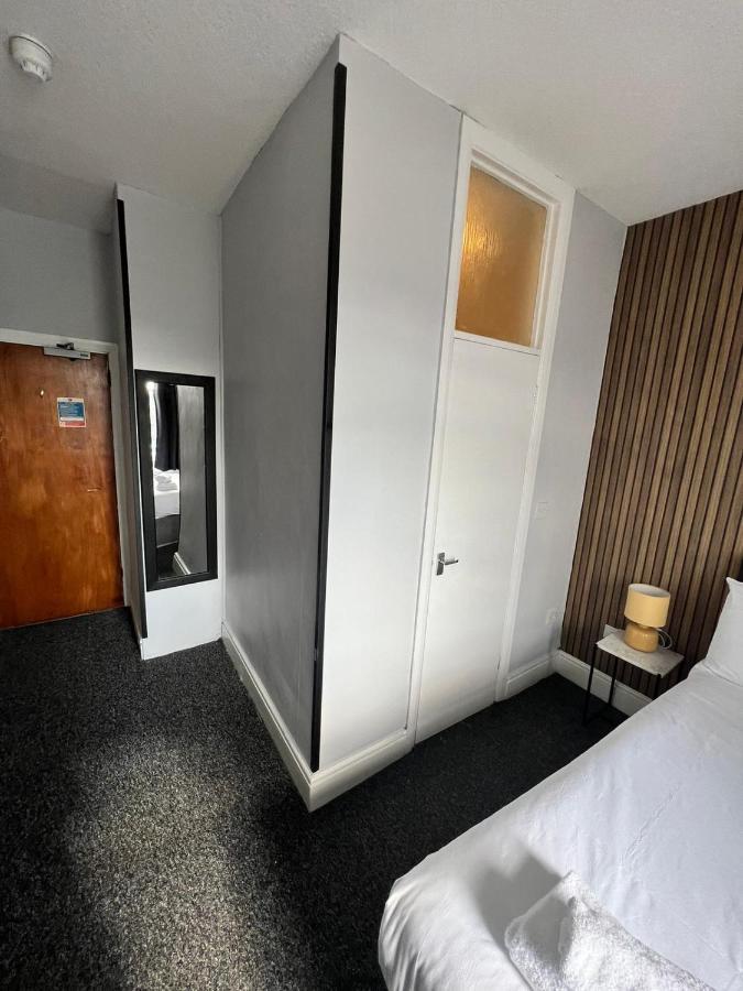 Oyo Marine Parade Hotel, Eastbourne Pier Bagian luar foto